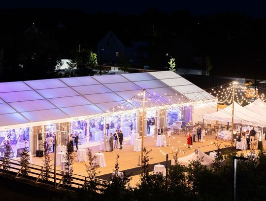 Namioty imprezowe – mobilna przestrzeń, która zmienia każde wydarzenie