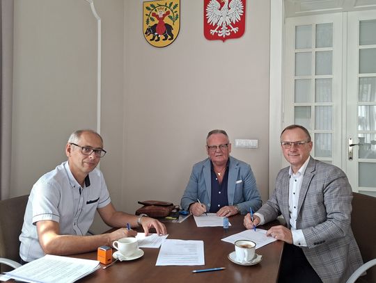 Nowa droga w Swolszewicach Małych – podpisano umowę na realizację inwestycji