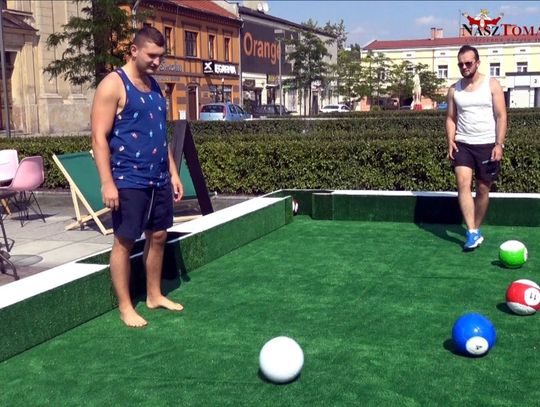 Nowa gra plenerowa w Tomaszowie, bilard nożny