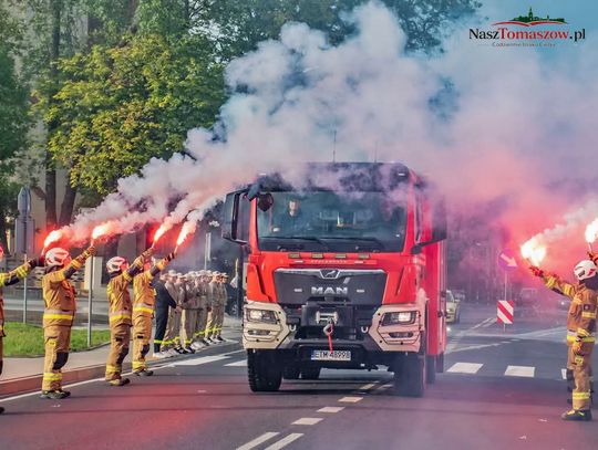 Nowy wóz dla OSP w Lubochni. Inwestycja za ponad 1,55 mln zł zakończona