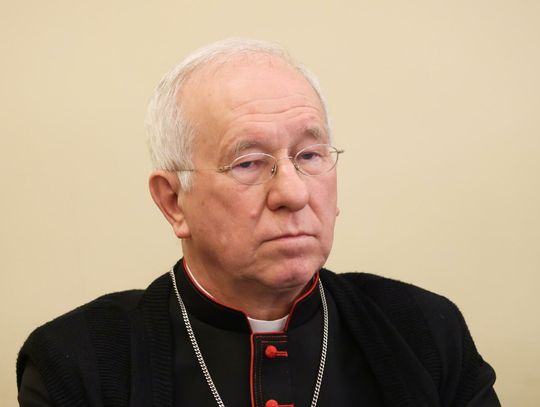 Nuncjatura: papież przyjął rezygnację bpa Dziuby z posługi ordynariusza łowickiego