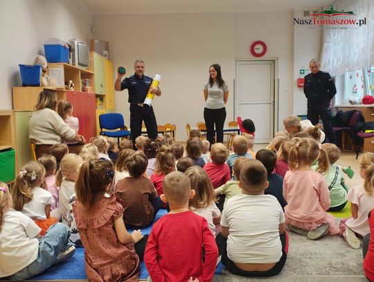 Odblask, pierwsza pomoc i jedna właściwa decyzja. „Mobilni i Bezpieczni” uczą tomaszowskie dzieci bezpieczeństwa