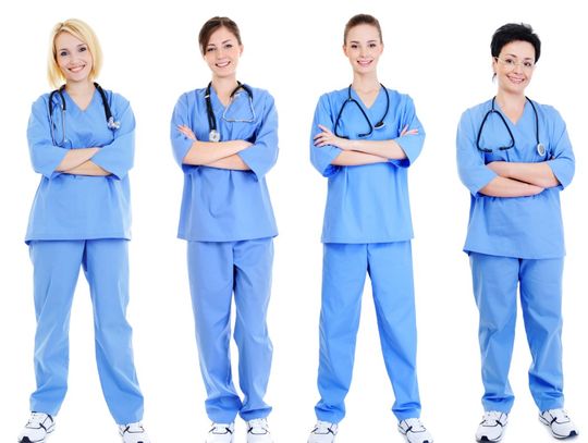 Odzież medyczna Warszawa – czyli gdzie kupić fartuchy i akcesoria medyczne w stolicy?