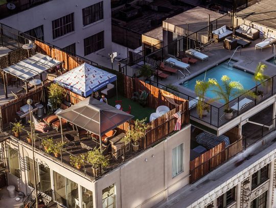 Osłony tarasowe - jak zadbać o komfort i styl na świeżym powietrzu