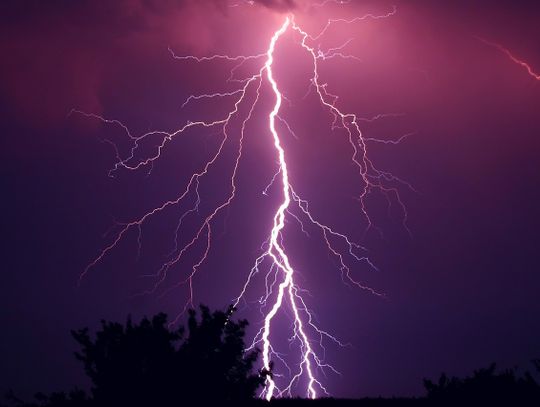 Ostrzeżenie meteorologiczne II stopnia. Uwaga na burze z gradem i silnym wiatrem!