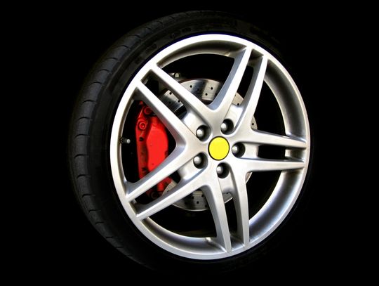 Oznaczenia na oponach – jak dużo można z nich wyczytać?