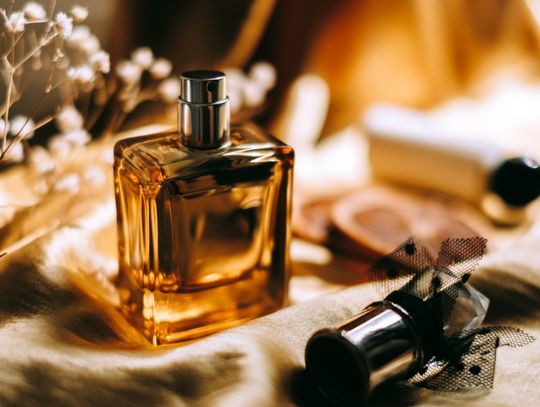 Perfumy lane a zapachy oryginalne – na czym polega różnica?