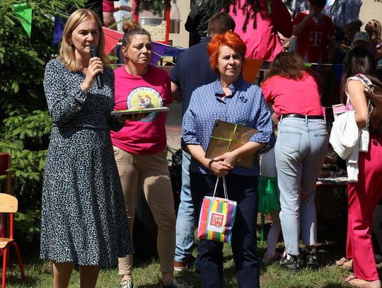 Piknik rodzinny w Przedszkolu nr 4 w Opocznie. Występy dzieci i wspólna integracja
