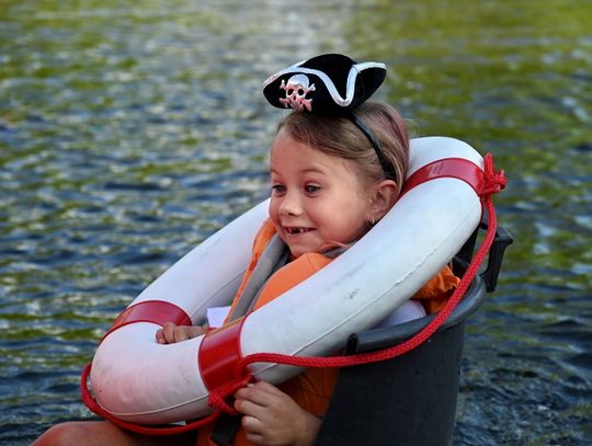 Pływali nawet na… pizzy