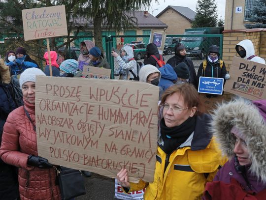 Podlaskie: protest "Matki na Granicę" przed siedzibą SG w Michałowie i apel prezydentowych