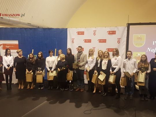  Podsumowanie IV edycji Konkursu "Najpiękniejszy Zabytek Tomaszowa Mazowieckiego i Powiatu" w ZSP nr 6 im. Stanisława Wyspiańskiego 