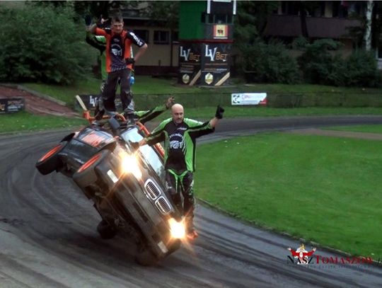 Pokaz kaskaderski na Stadionie Miejskim w Tomaszowie Mazowieckim