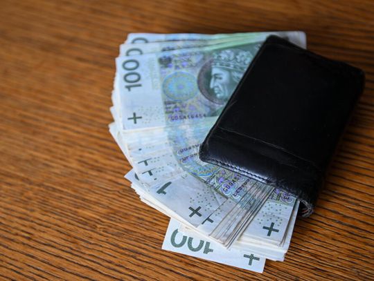 Polacy boją się o swoją przyszłość, oszczędzają na czarną godzinę