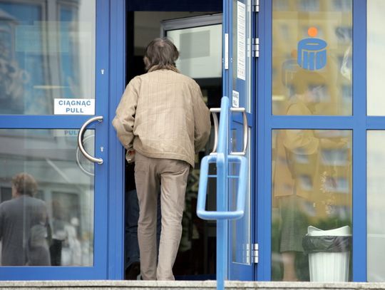 Polacy wolą brać pożyczki ze wsparciem człowieka niż AI