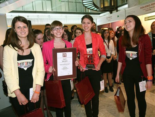 Pomagamy tomaszowskim licealistom