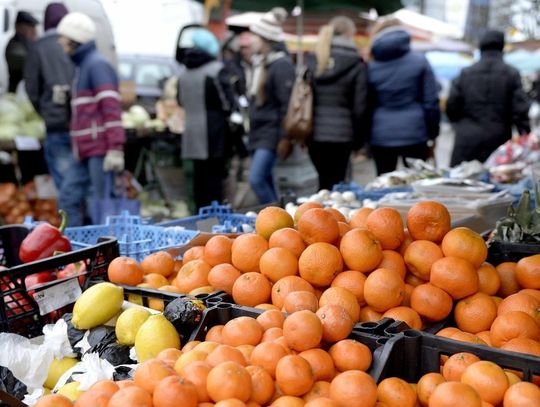 Ponad 1/3 badanych na Święta kupi mniej żywności i prezentów niż rok temu