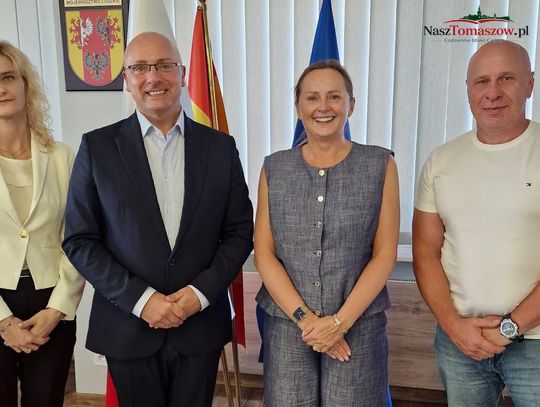 Ponad 75 tys. zł dla Stali Niewiadów i młodej Stalówki. Gmina Ujazd zapowiada kolejne wnioski