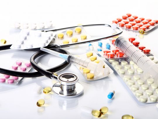 Ponad 80 proc. seniorów nie wykupuje recept ze względu na brak pieniędzy. Rozszerzenie grupy uprawnionych do bezpłatnych leków jest koniecznością