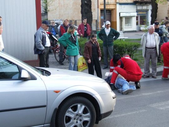 Potrącenie pieszej i zderzenie na Spalskiej