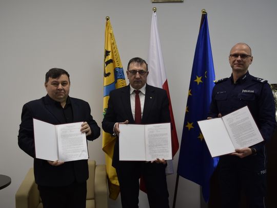 Powiat Tomaszowski sfinansuje dodatkowe patrole policji. Jest porozumienie na 2026 rok