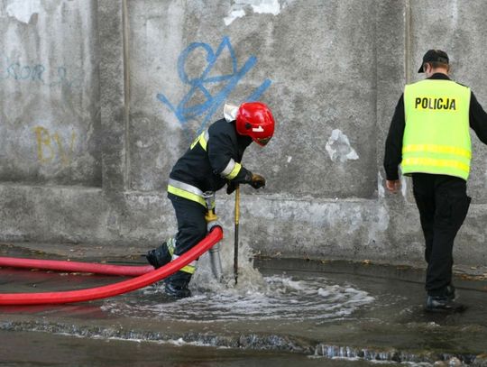 Pozrywane dachy, połamane drzewa, tornado. Krajobraz po burzach. Nasi strażacy interweniowali ponad 60 razy