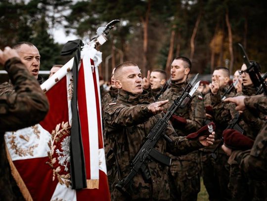 Przysięga żołnierzy DZSW w 25. Brygadzie Kawalerii Powietrznej. Tomaszów Mazowiecki świętował 25 października