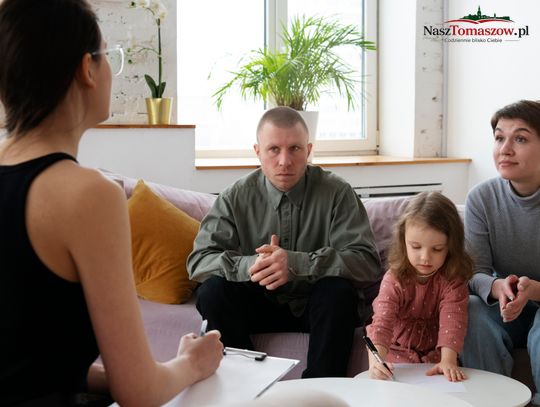 Psychiatra: kryzys narasta powoli, dziecku można udzielić wsparcia na czas
