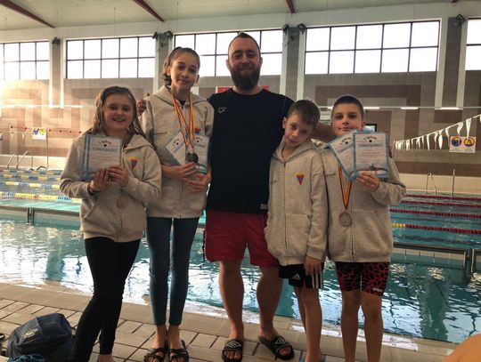 Rewelacyjny występ młodych pływaków Wikinga