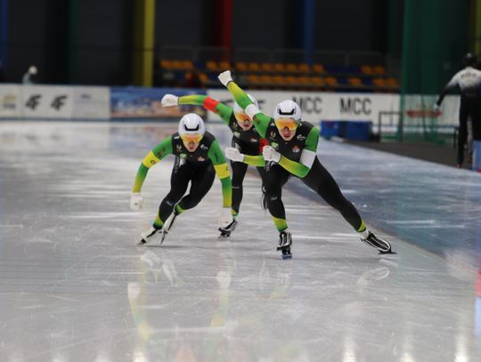 Rywalizacja młodych panczenistów w Arenie Lodowej