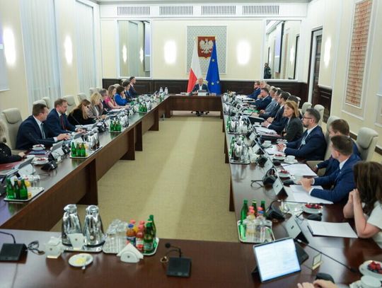 Rzecznik rządu: Rada Ministrów przyjęła projekt wliczający umowy cywilnoprawne do stażu pracy