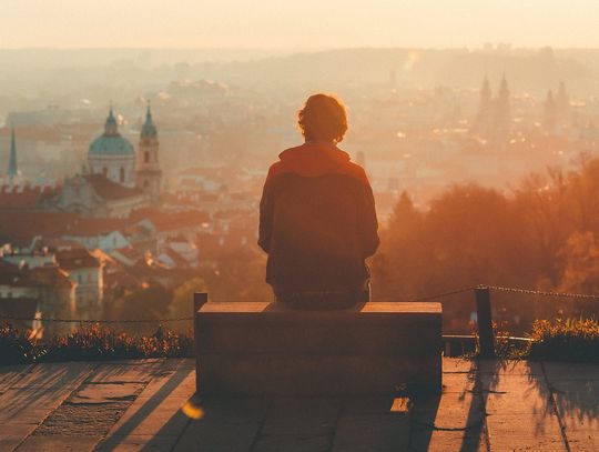 Samotność w okresie dojrzewania zmienia mózg