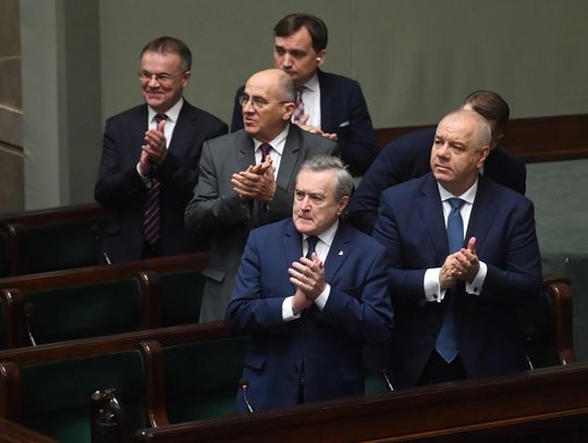 Sejm uchwalił nowelizację Kodeksu pracy wprowadzają zmiany m.in. w urlopach rodzicielskich