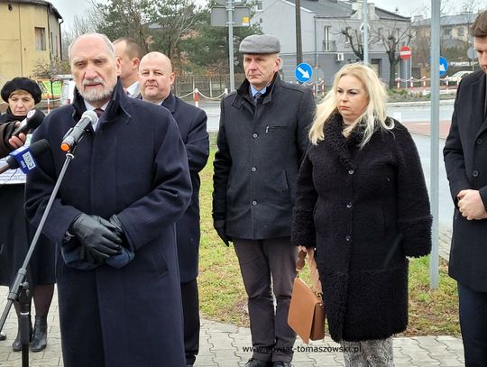 Setki tysięcy złotych dla zaspokojenia próżności polityków PiS