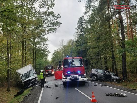 Śmiertelny wypadek na DK48 między Cyganem a Spałą. Droga jest zablokowana