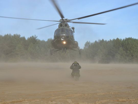 Śmigłowce nad skałami Jury. 7. Batalion Kawalerii Powietrznej na poligonie marzeń Śmigłowce nad skałami Jury. 7. Batalion Kawalerii Powietrznej na poligonie marzeń