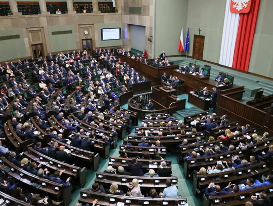 Sondaż IBRiS: ZP - 35,1 proc., KO - 25,3 proc., Lewica - 8,9 proc., PSL-KP - 6,3 proc.