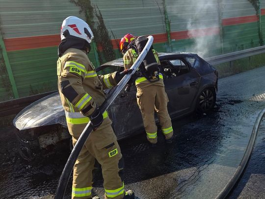 Spłonęło auto na s8