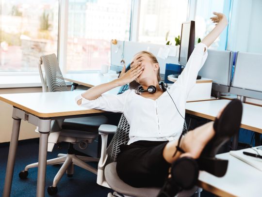 Światowy Dzień Drzemki w Pracy. Jedno z najbardziej „produktywnych” świąt w kalendarzu