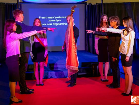 Święto Patrona w „Wyspiańskim” – ślubowanie pierwszoklasistów i spotkanie z Mistrzem Święto Patrona w „Wyspiańskim” – ślubowanie pierwszoklasistów i spotkanie z Mistrzem