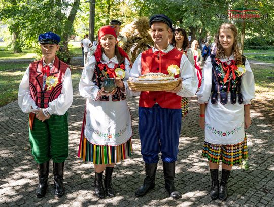 Święto plonów w Ujeździe. Tradycja spotkała się z muzyką i wspólnym świętowaniem