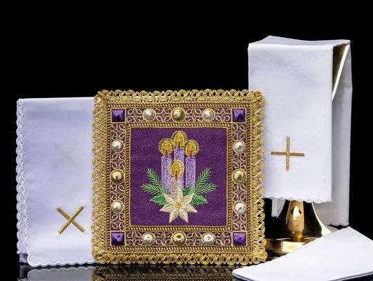 Symbolika Fioletu w Adwencie: Refleksja i Nawrócenie