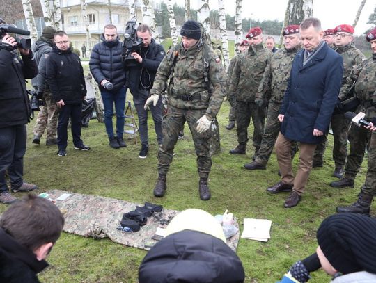 Szef MON zainaugurował w Tomaszowie drugą edycję programu "Trenuj z wojskiem"