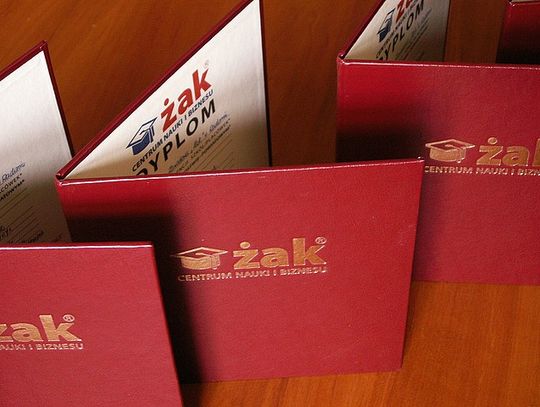 Szkoła, która daje dokument gwarancji nauki za darmo. Czy to możliwe?