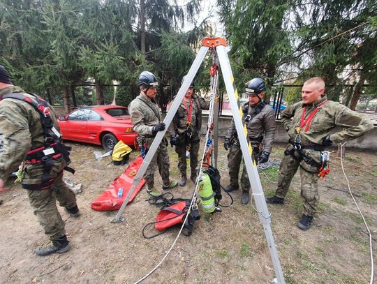 Szkolą się z ratowania ludzi i zwierząt