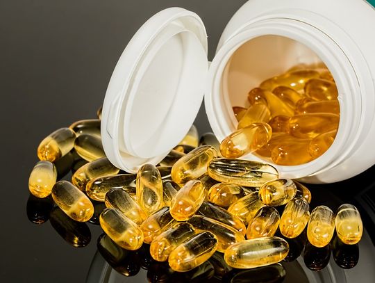 Szokujące dane. Co 10 Polak próbowałby wyleczyć zaćmę witaminami