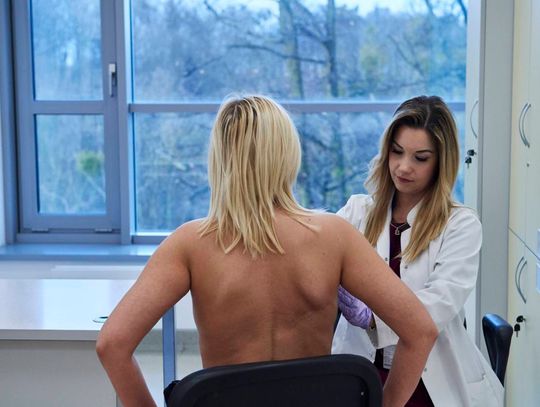 Sztuczna inteligencja pomaga w wykrywaniu raka piersi