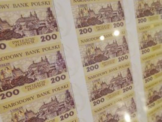 Tajne pieniądze. Nominały: 1, 2, 5, 10, 20, 50, 100, 500 i 1000 oraz 200 i 2 000 złotych