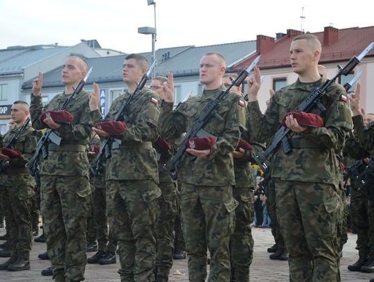 Takiej przysięgi jeszcze u nas nie było. Ślubowali ochotnicy