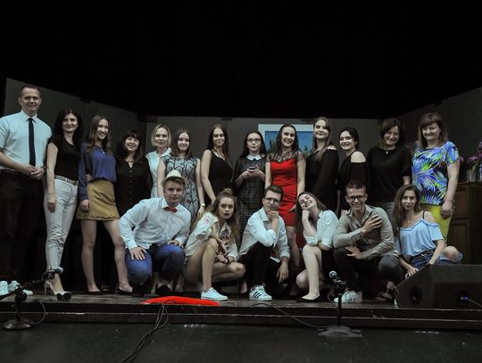 Teatr „Za kurtyną” w premierowej komedii „Randka (nie)w ciemno”