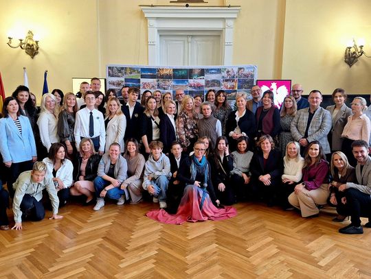 Technologia ma służyć ludziom — plan odpowiedzialnej cyfryzacji szkół